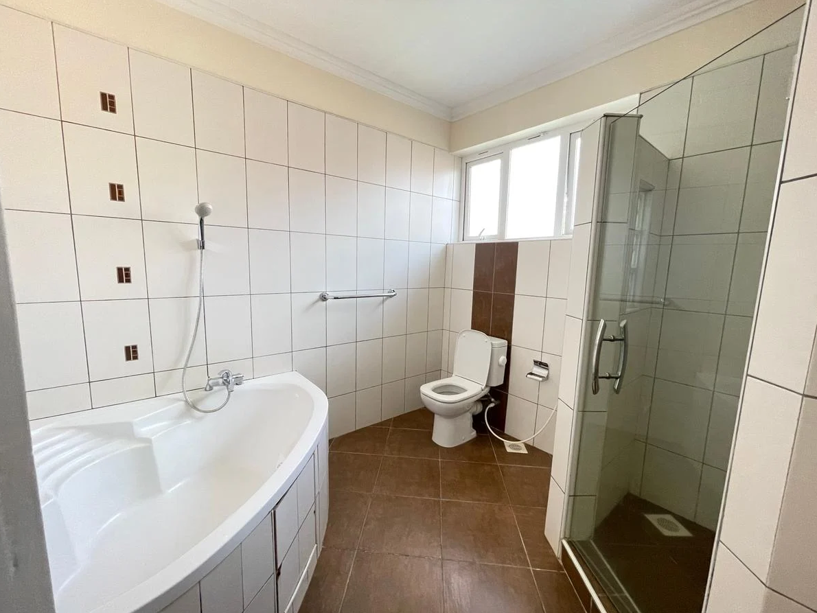 4 Bedroom House to let in Spring Valley