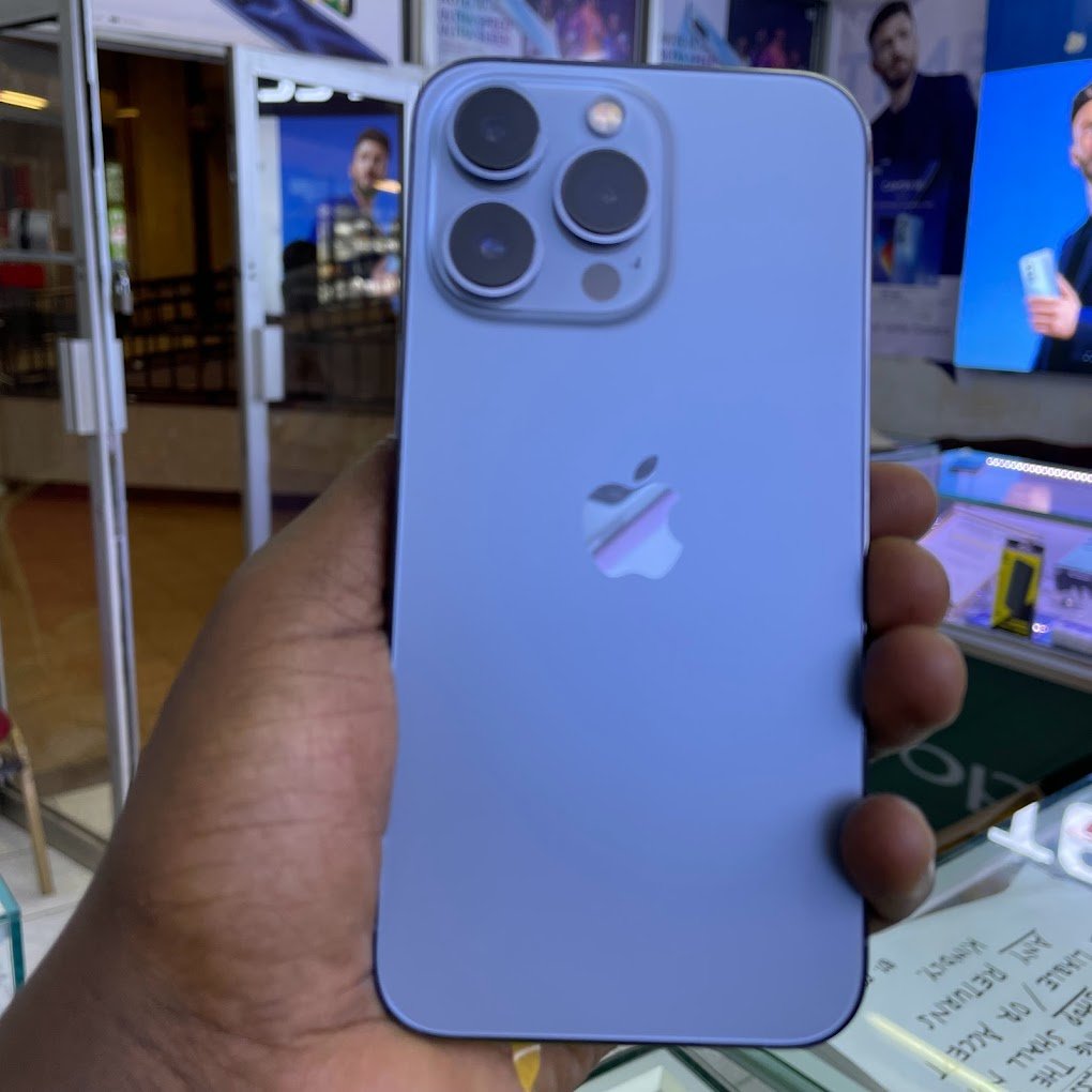 Cell Phone Store in Nairobi CBD