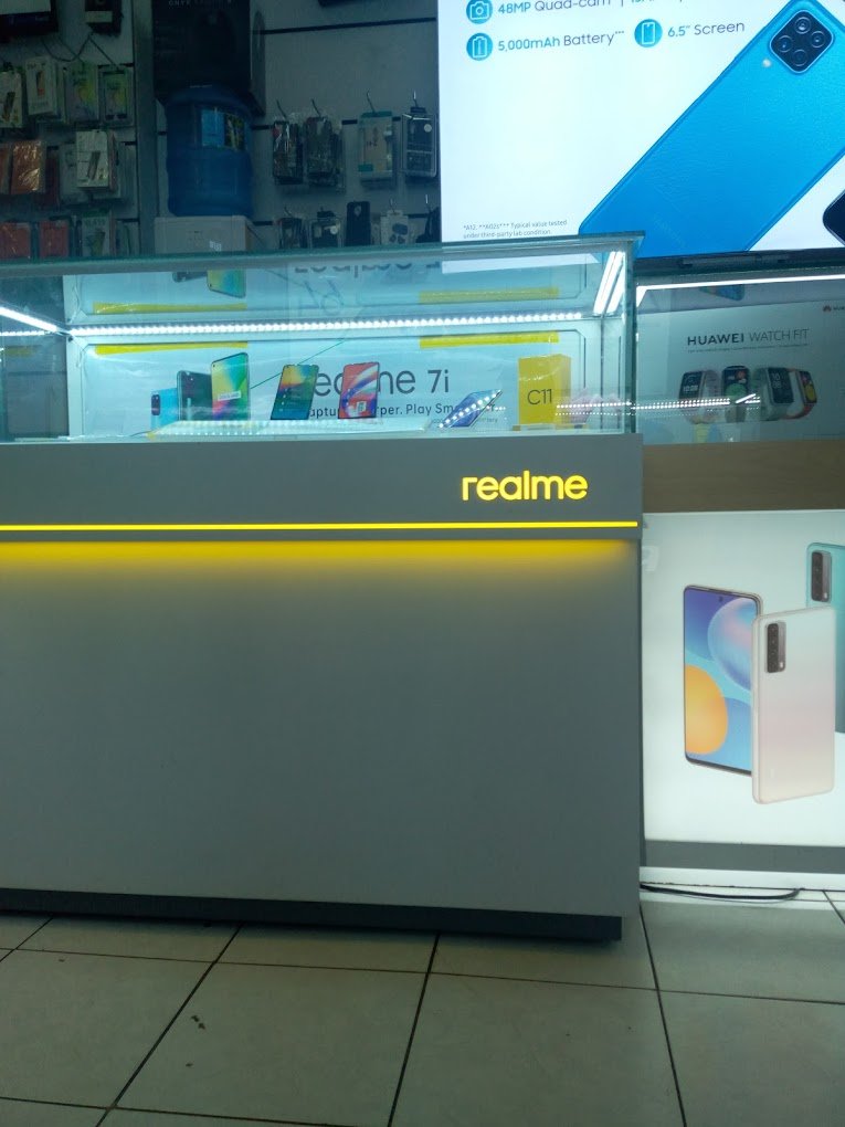 Cell Phone Store in Nairobi CBD