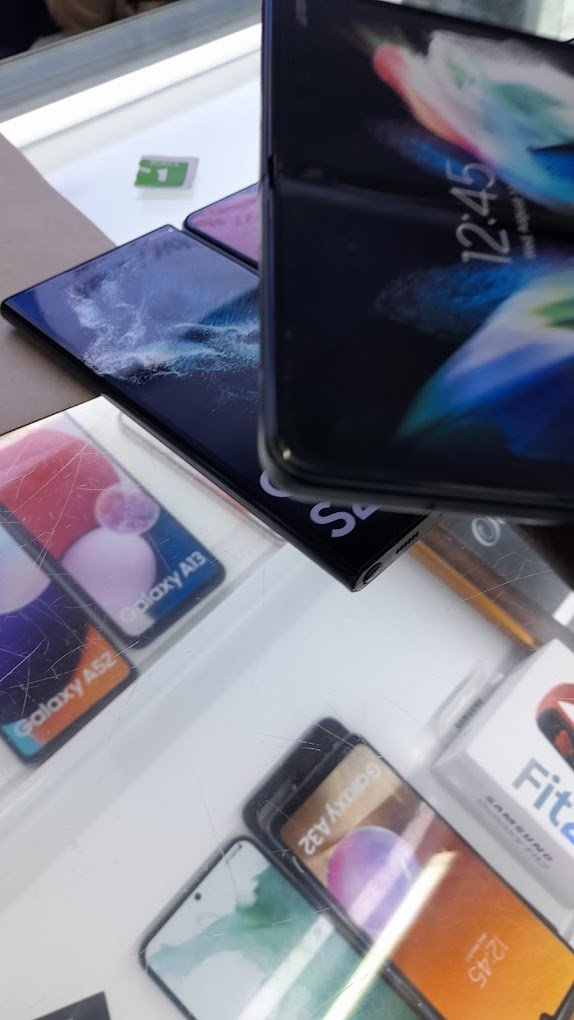 Cell Phone Store in Nairobi CBD