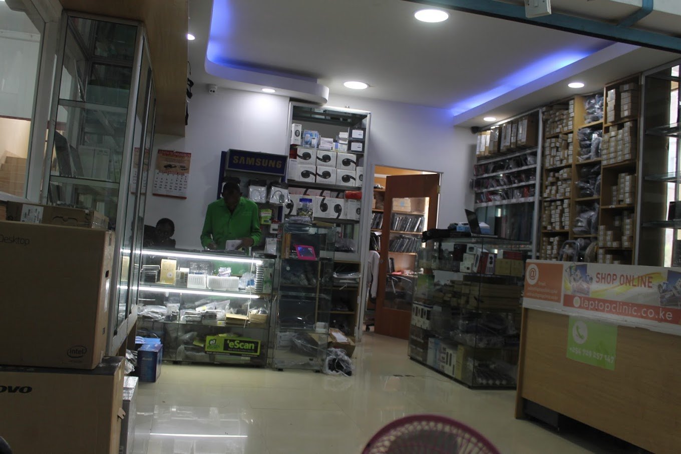 Computer store in Nairobi, Moi Avenue