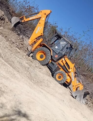 Cranes, Excavators, Graders, Low Loader, Forklift and Construction Equipment for Hire in Kenya