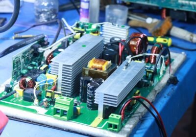 SRNE-Solar-Inverter-Repair